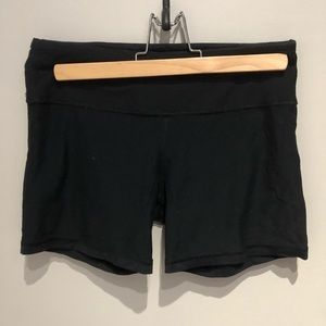 lululemon SHORTS size 6